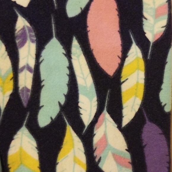 Barely used Lularoe feather leggings OS - Picture 3 of 3